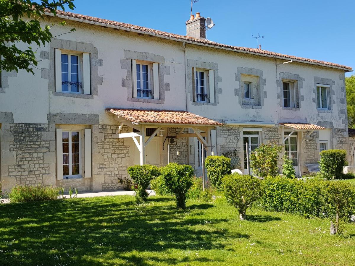 Domaine De Pelouaille - Chambre D'Hotes Saint-Jean-dʼAngély Esterno foto
